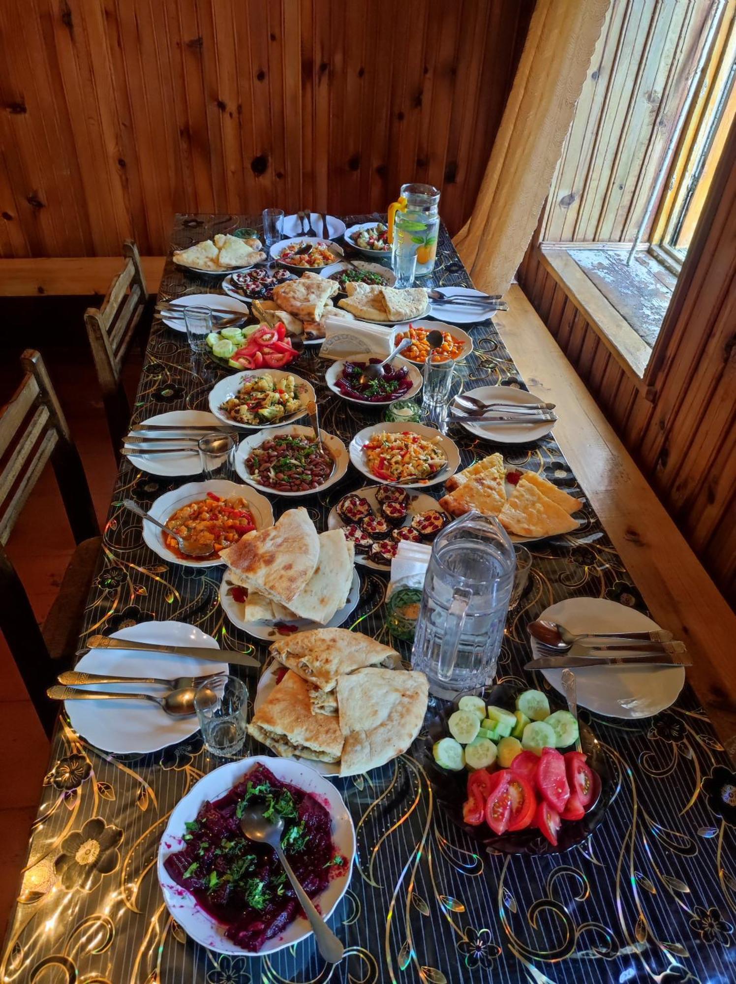 Adishi Guest House Zhora Kaldani Eksteriør billede